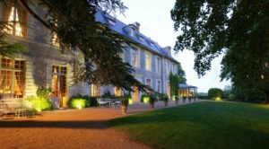 facade-chateau-hd_2300x1276